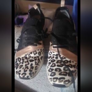 Mark Nason Women's Modern Jogger Shoes